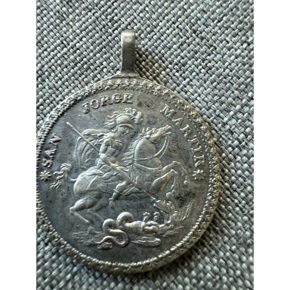 Saint George Slays The Dragon Silver Coin Pendant 14.56g - Picture 2 of 8